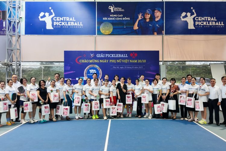 Sôi nổi giải Pickleball chào mừng Ngày Phụ nữ Việt Nam 20/10